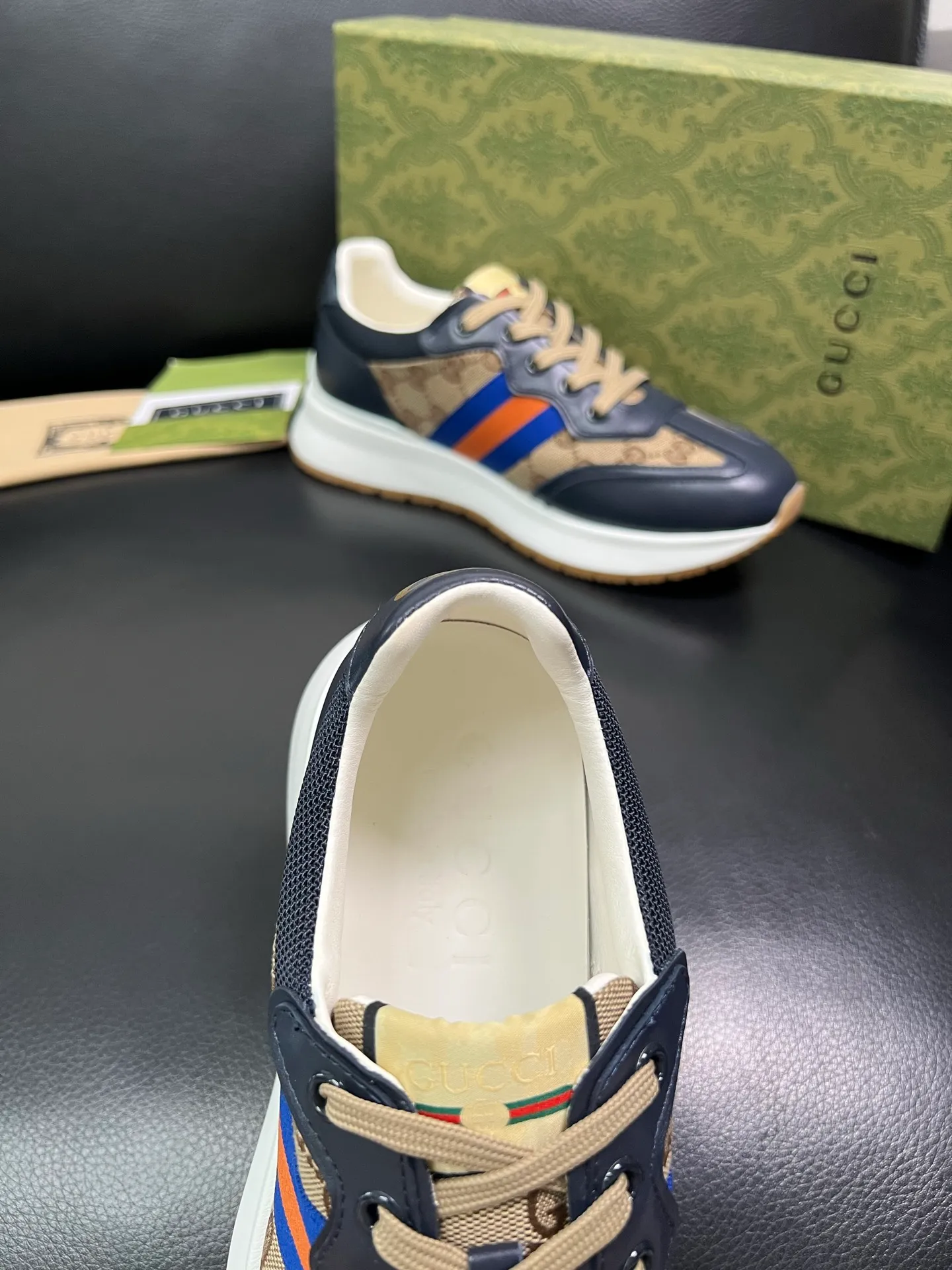 Men's shoes 💰800 Gucci top purchasing Gucci counter new model, original factory configuration of imported cowhide from Italy with printed cloth fabric, imported cowhide lining, breathable and comfortable, sole: original factory special sole is super comfortable, original factory and single goods are high quality, welcome to compare, code number 38-44 (customized 45 46) 85865